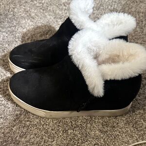J Slides Black Winter Boots with White Fur